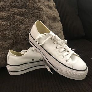 White platform converse - never worn - size 6.5